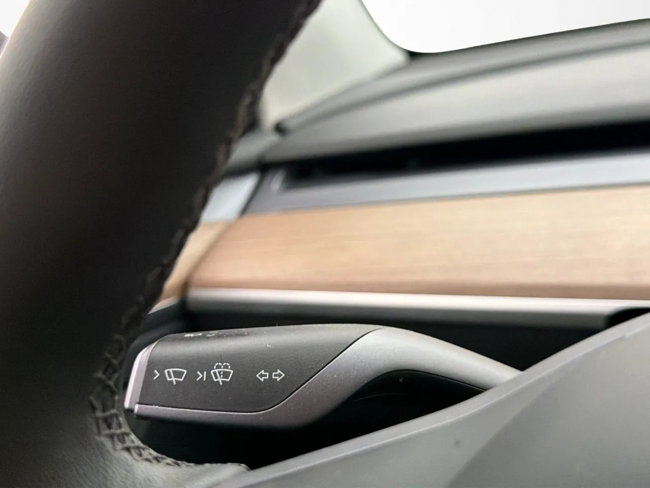 Tesla Model Y bild 16