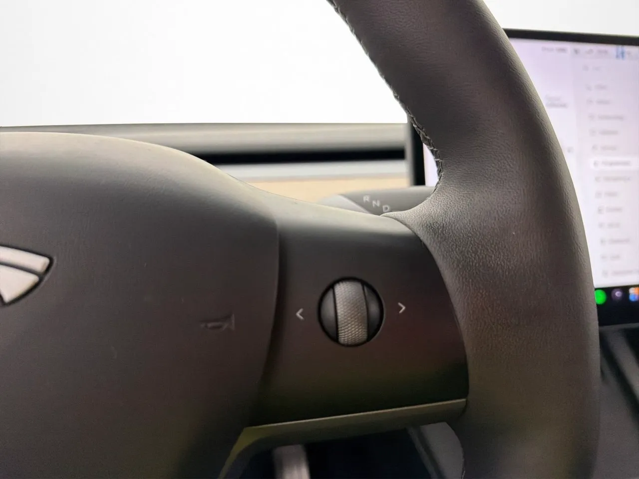 Tesla Model Y bild 18