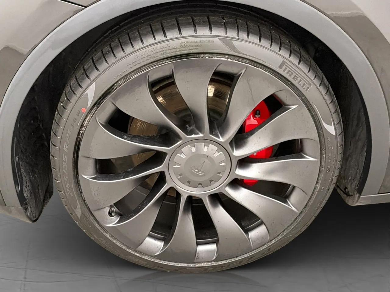 Tesla Model Y bild 37