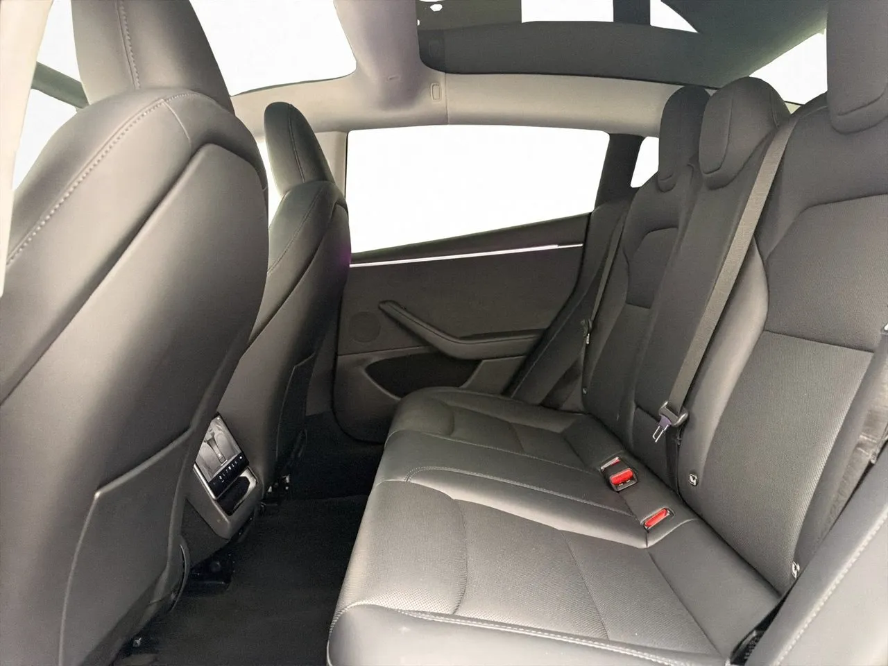 Tesla Model 3 bild 31