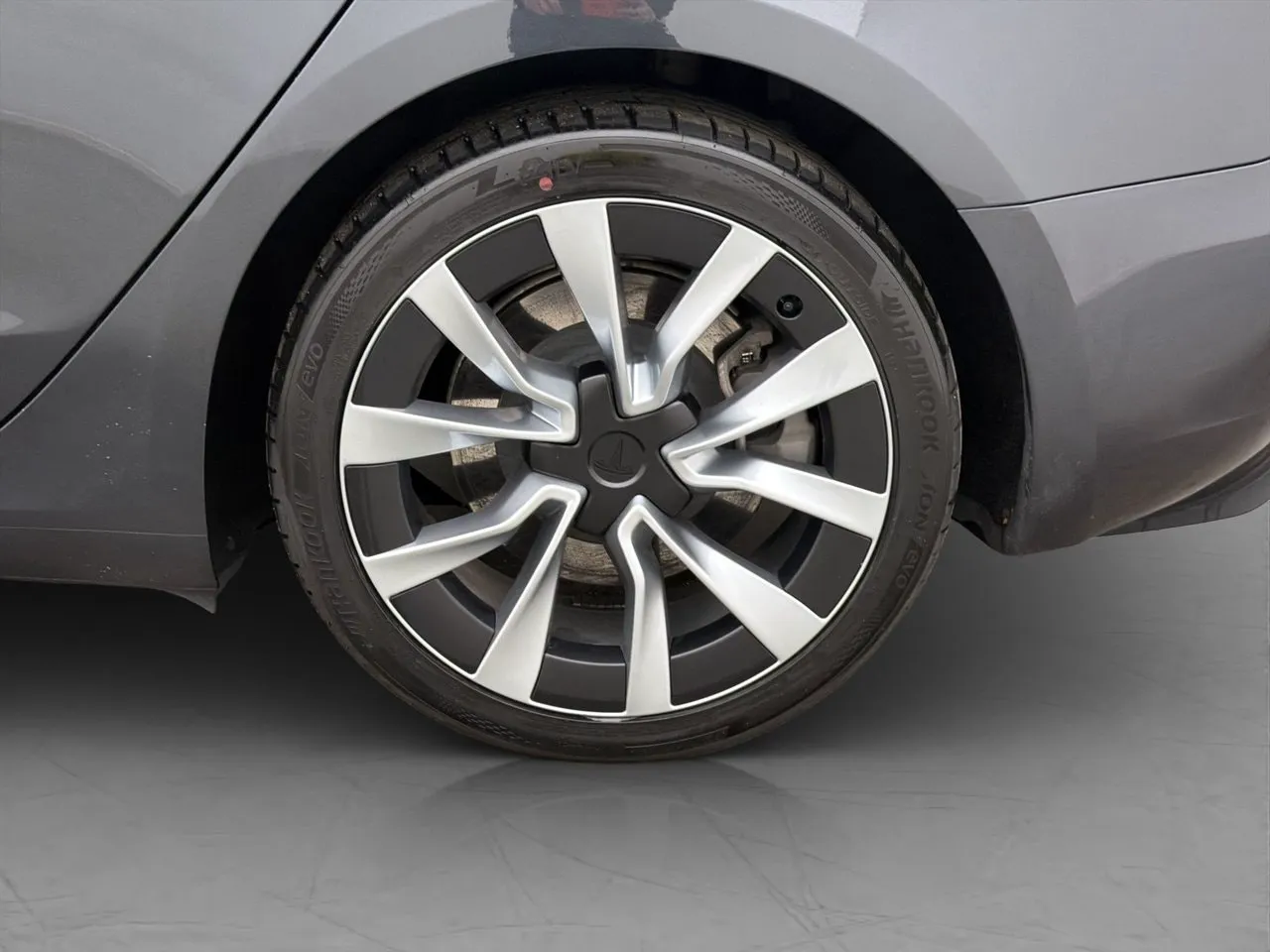 Tesla Model 3 bild 35