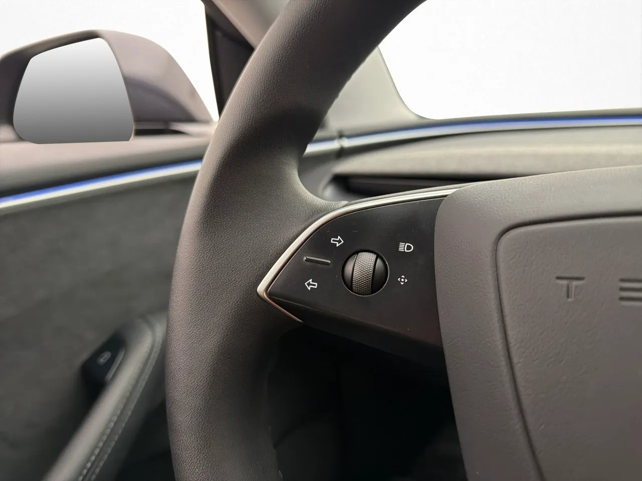 Tesla Model 3 bild 18