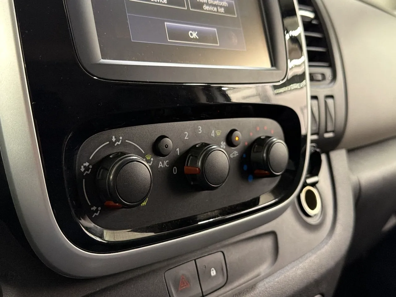 Renault Trafic bild 23
