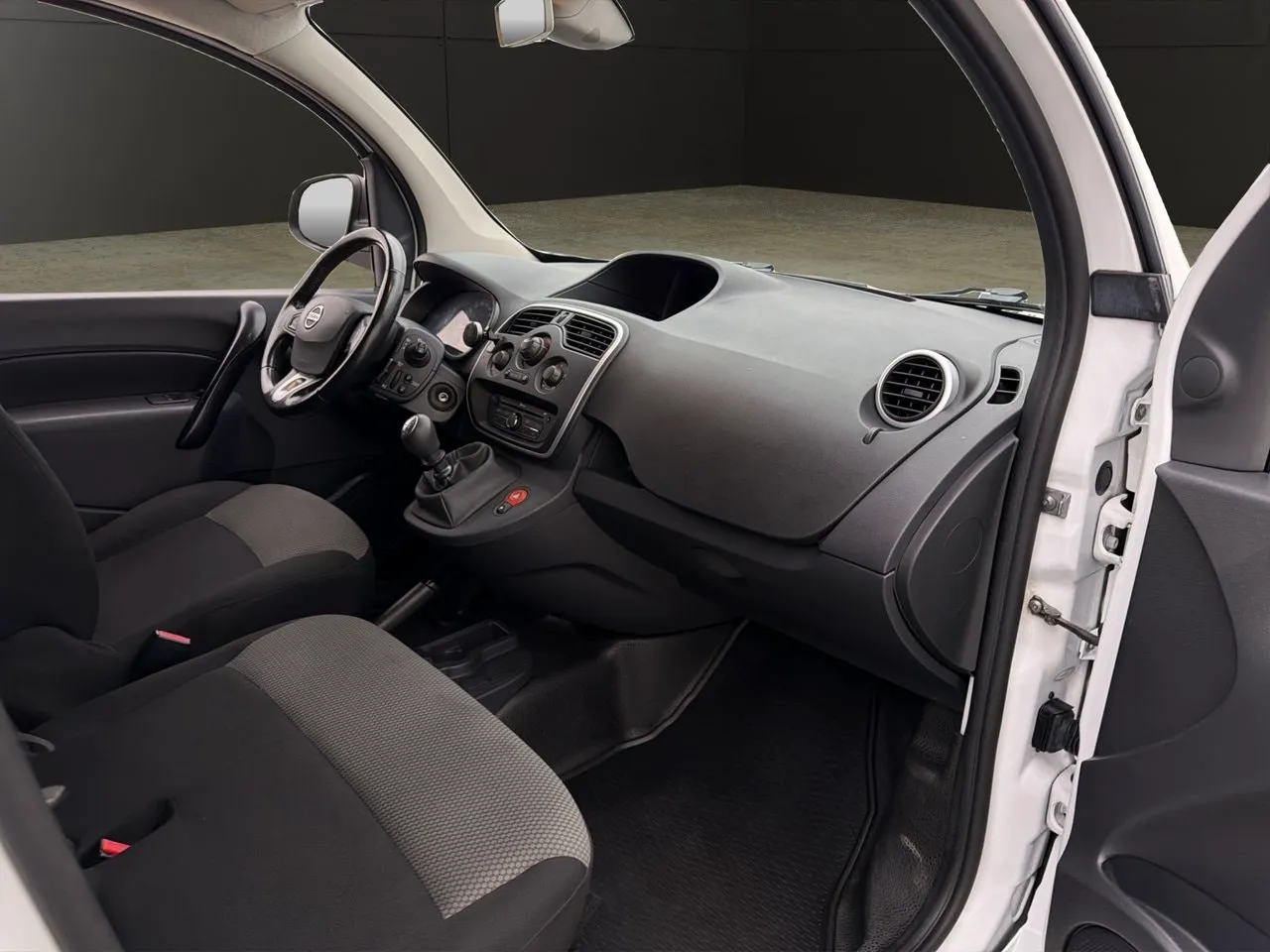 Nissan NV250 bild 25