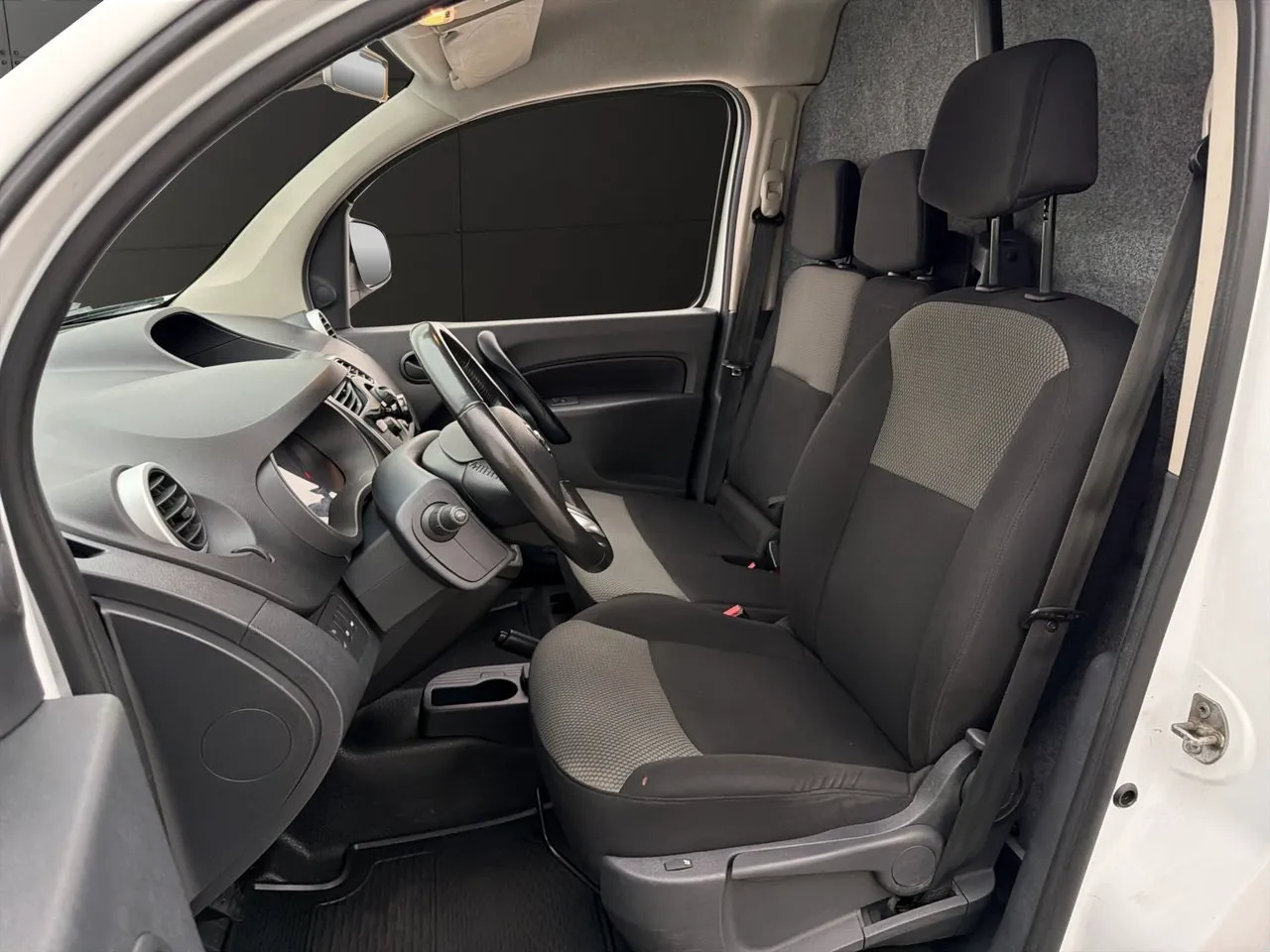 Nissan NV250 bild 14
