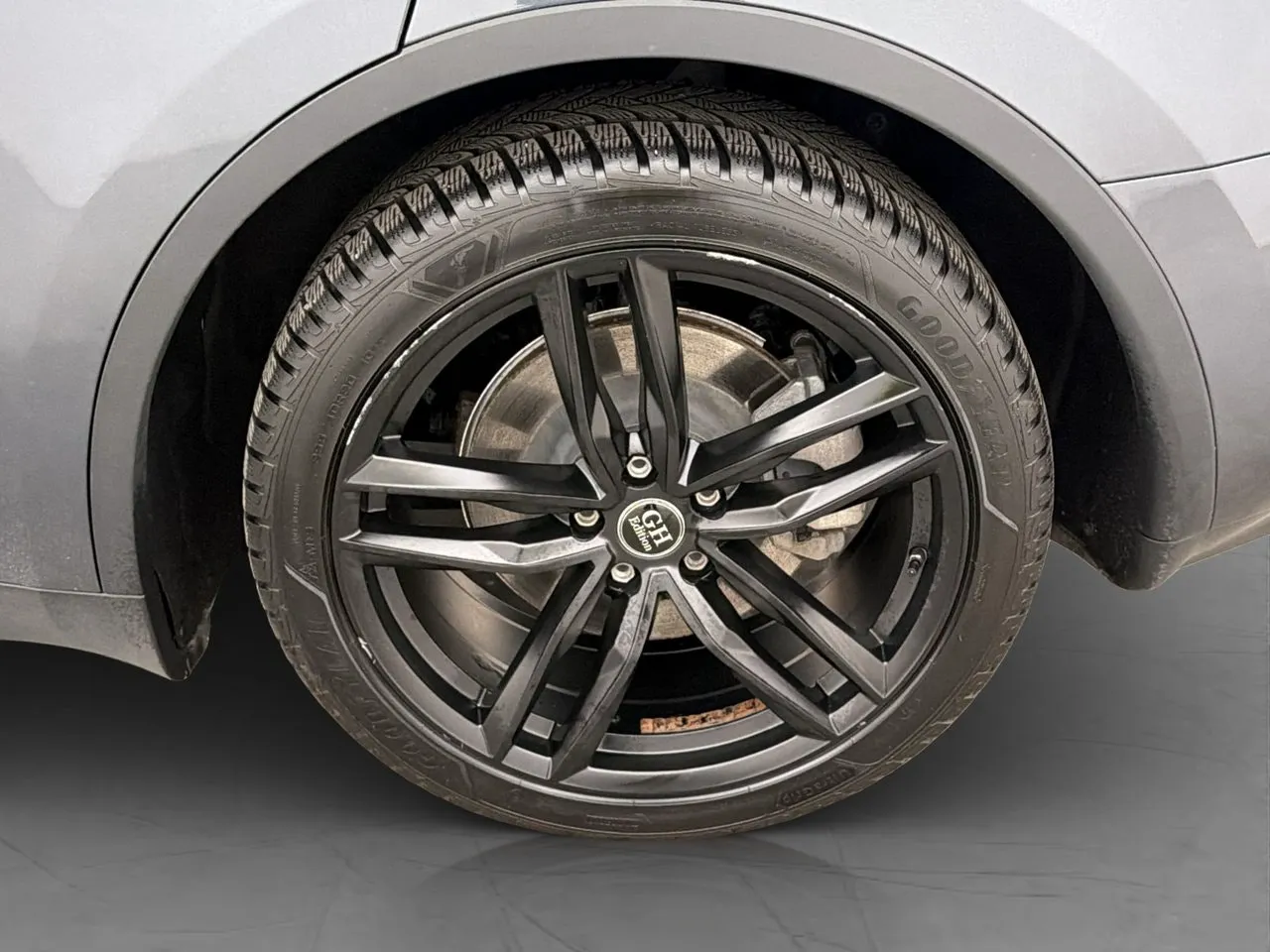 Tesla Model Y bild 33