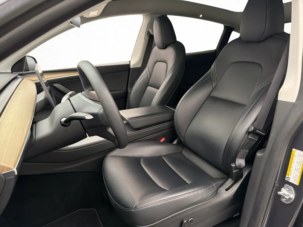 Tesla Model Y bild 13