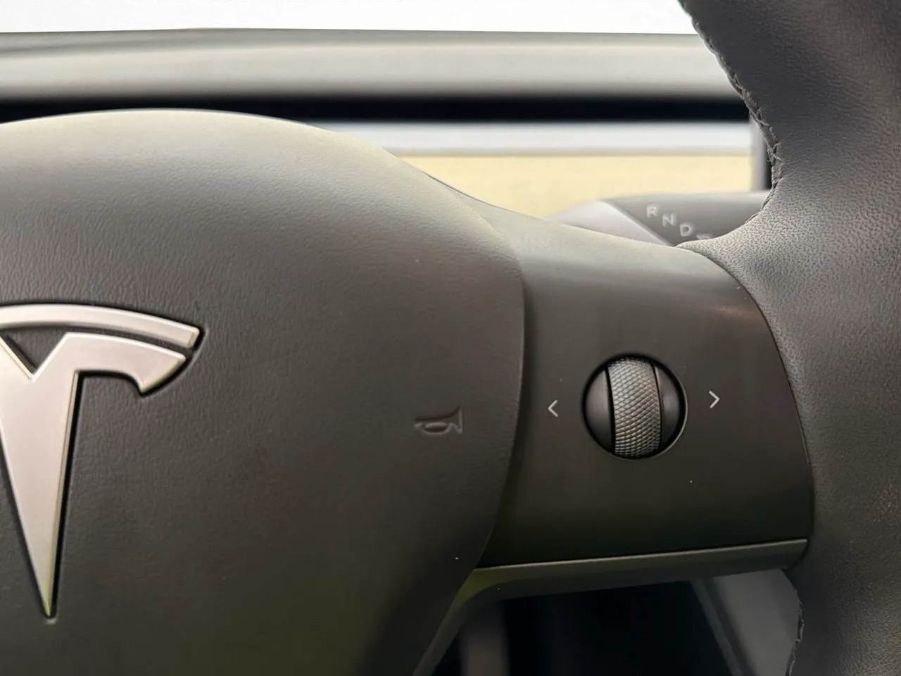 Tesla Model Y bild 17
