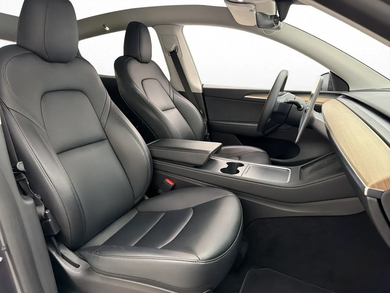 Tesla Model Y bild 27