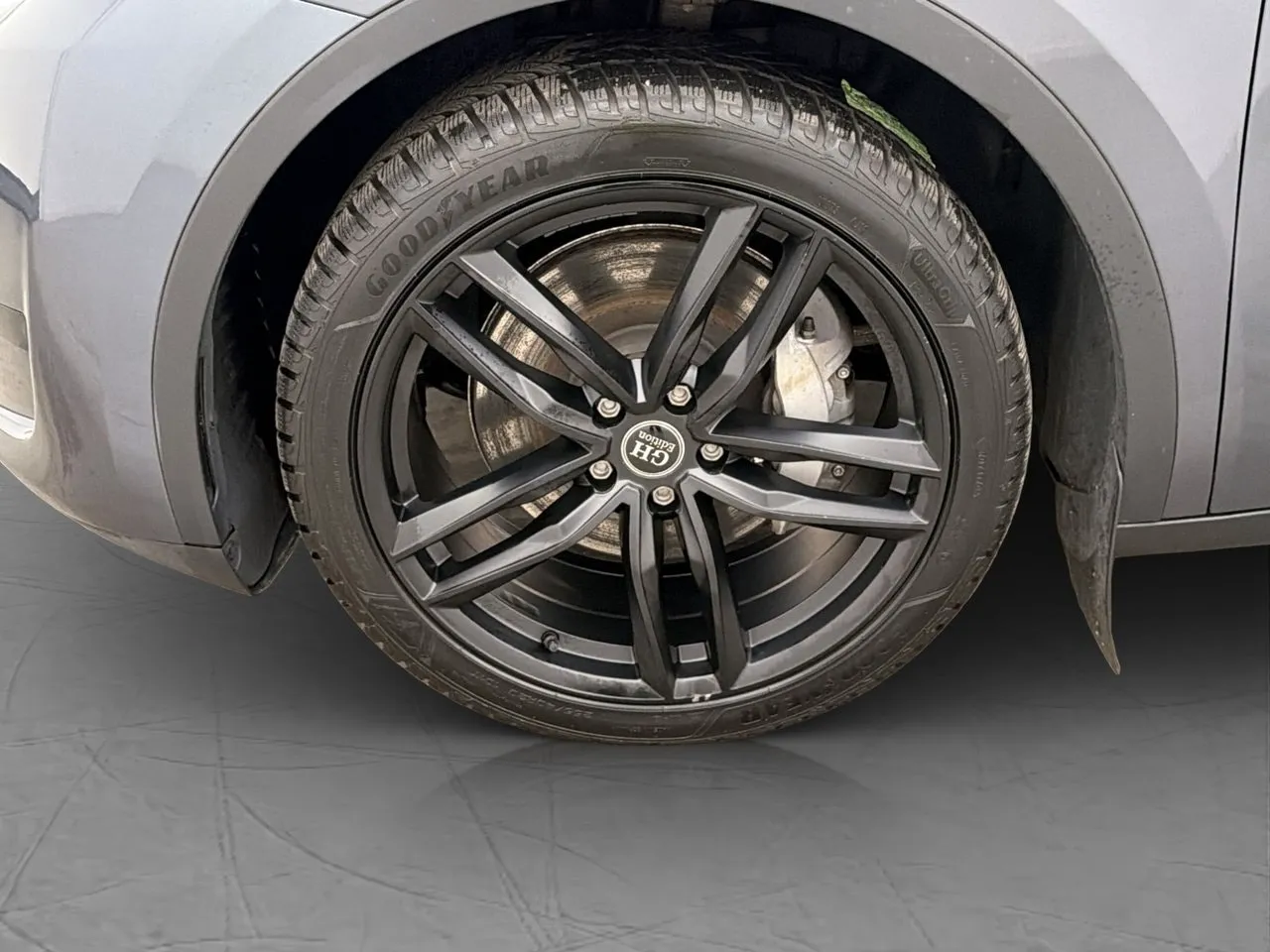 Tesla Model Y bild 32