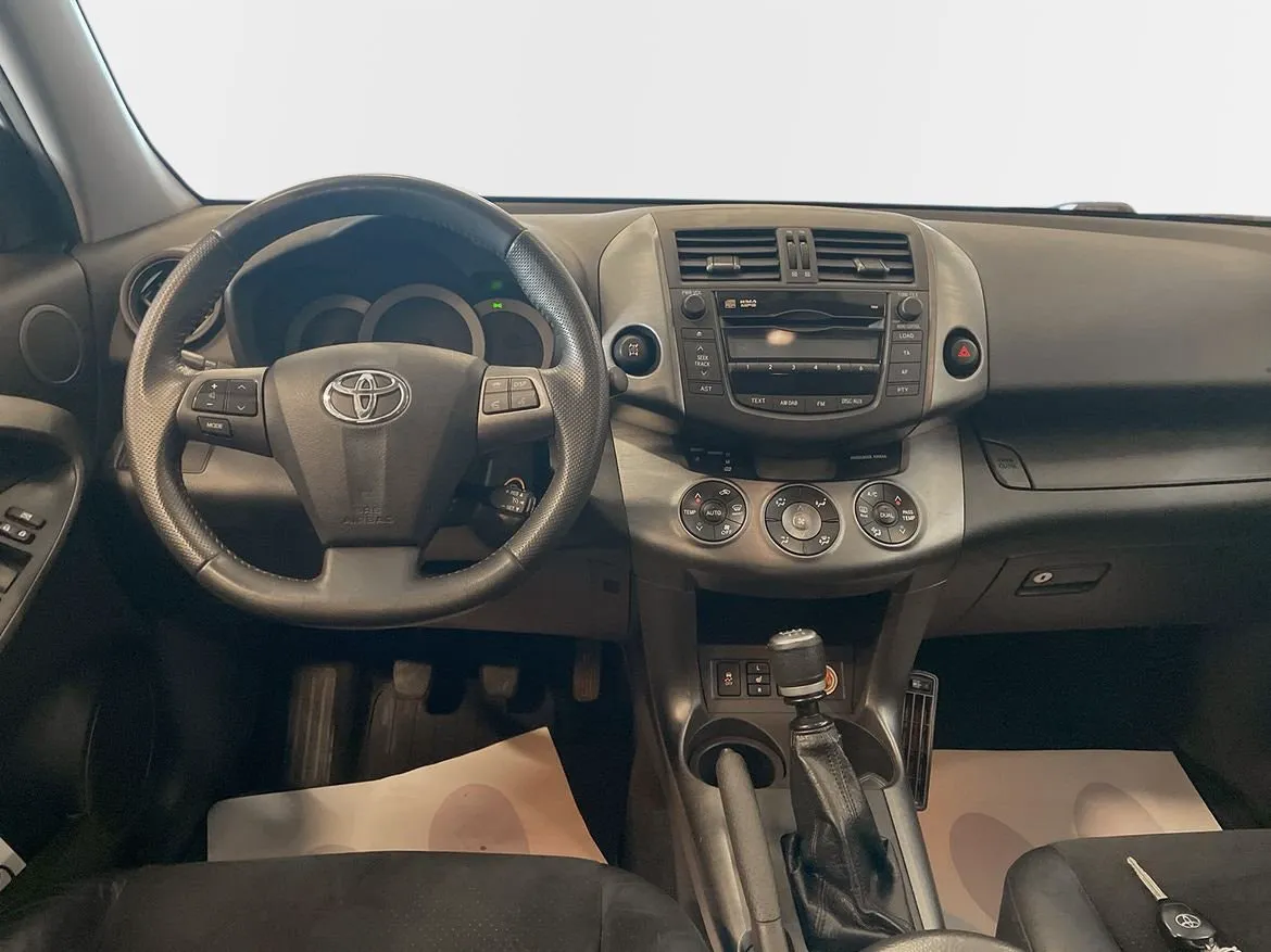 Toyota RAV4 bild 8