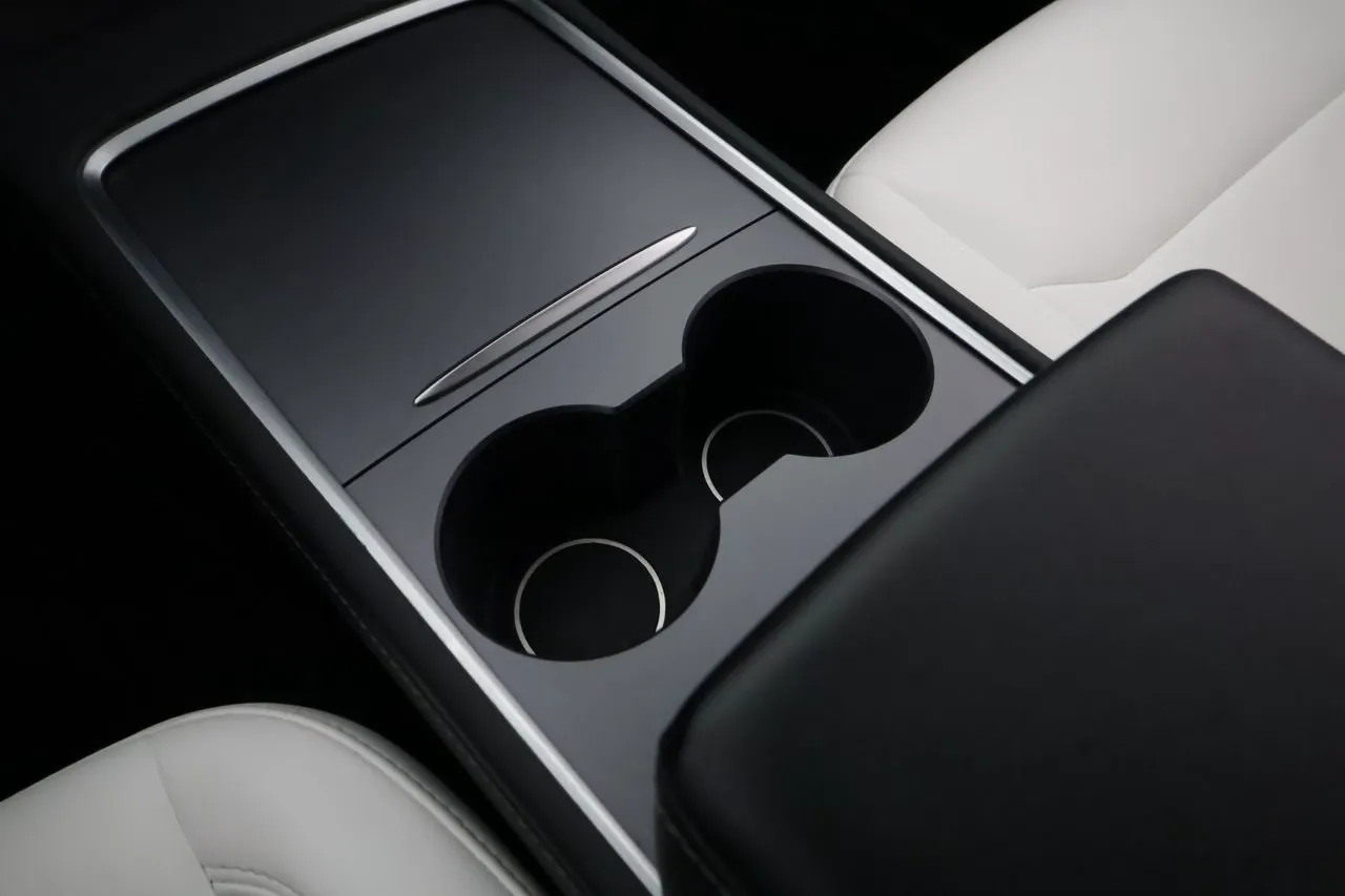 Tesla Model Y bild 23