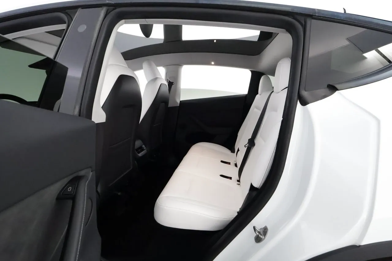 Tesla Model Y bild 12