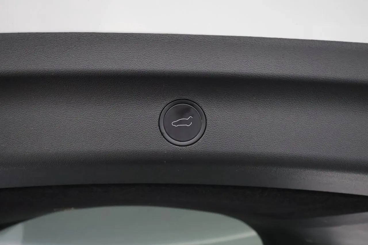 Tesla Model Y bild 27