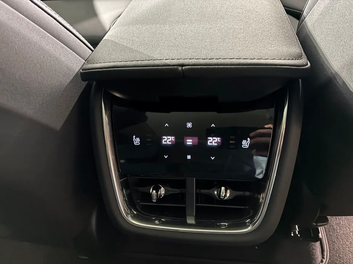 Volvo EX90 bild 21