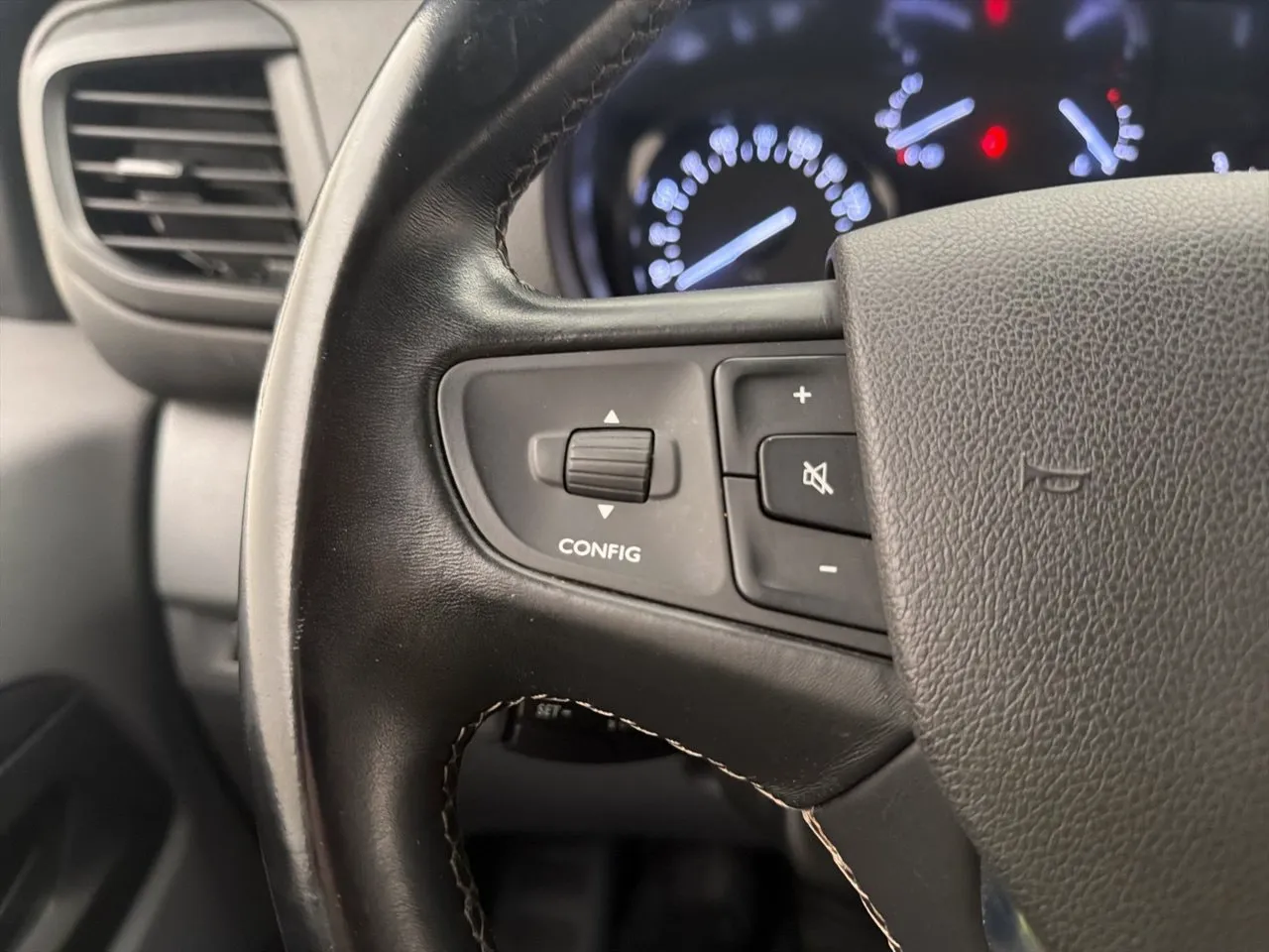 Opel Vivaro bild 18