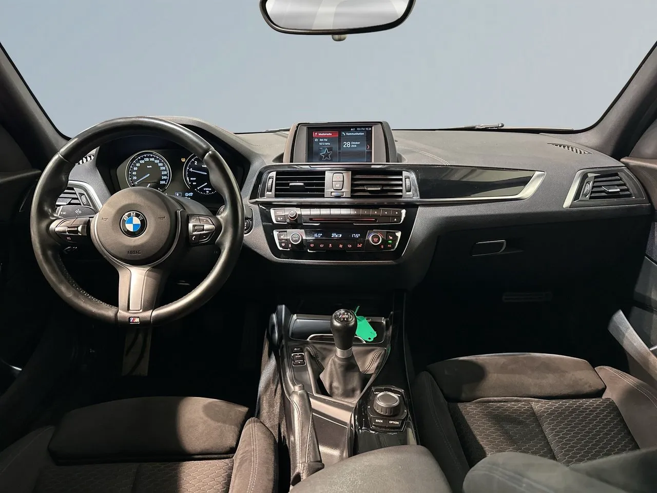 BMW 118 bild 8