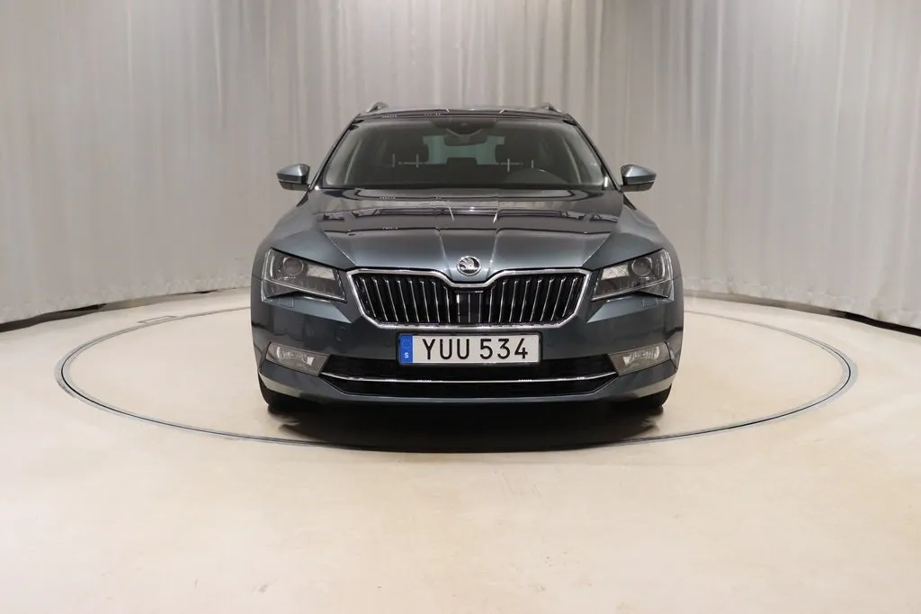 Skoda Superb bild 2