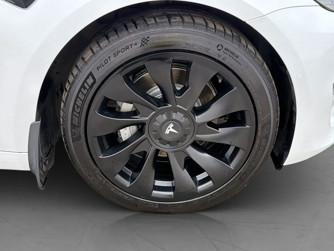 Tesla Model 3 bild 35
