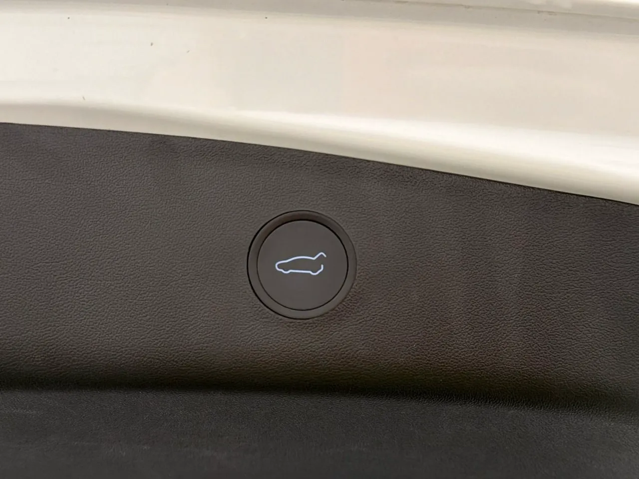 Tesla Model 3 bild 31