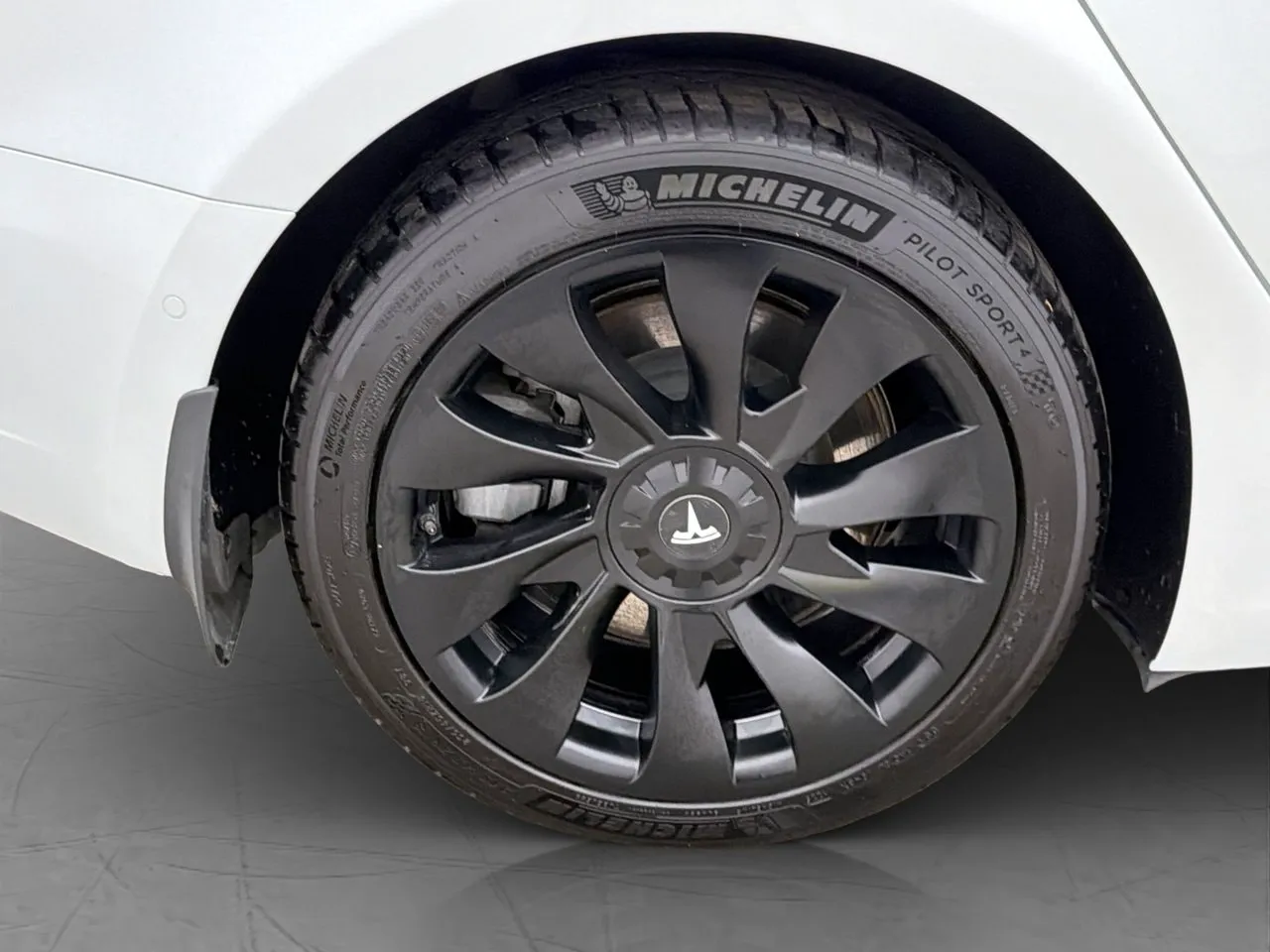 Tesla Model 3 bild 34