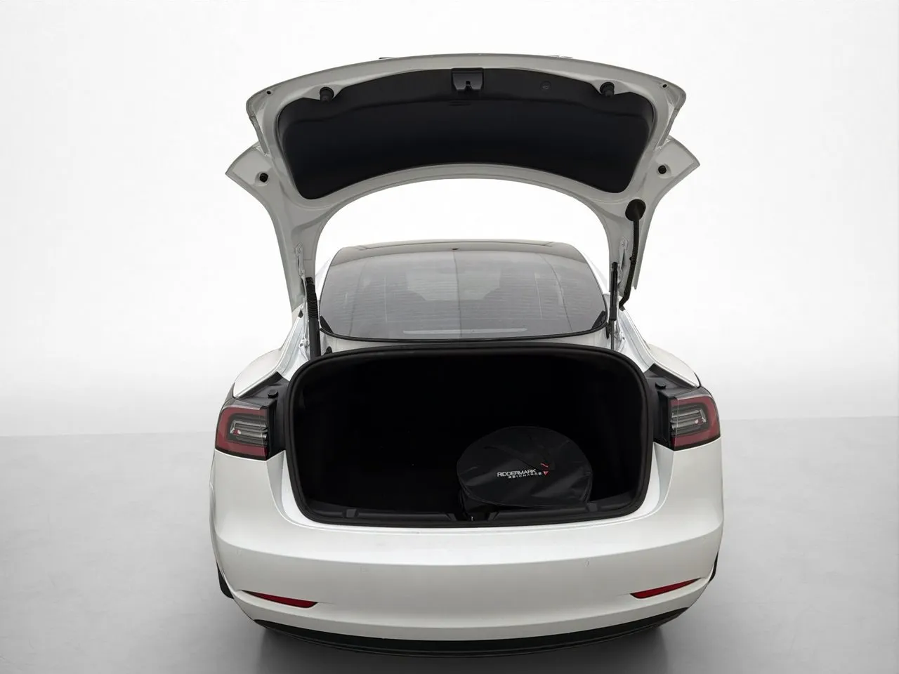 Tesla Model 3 bild 29