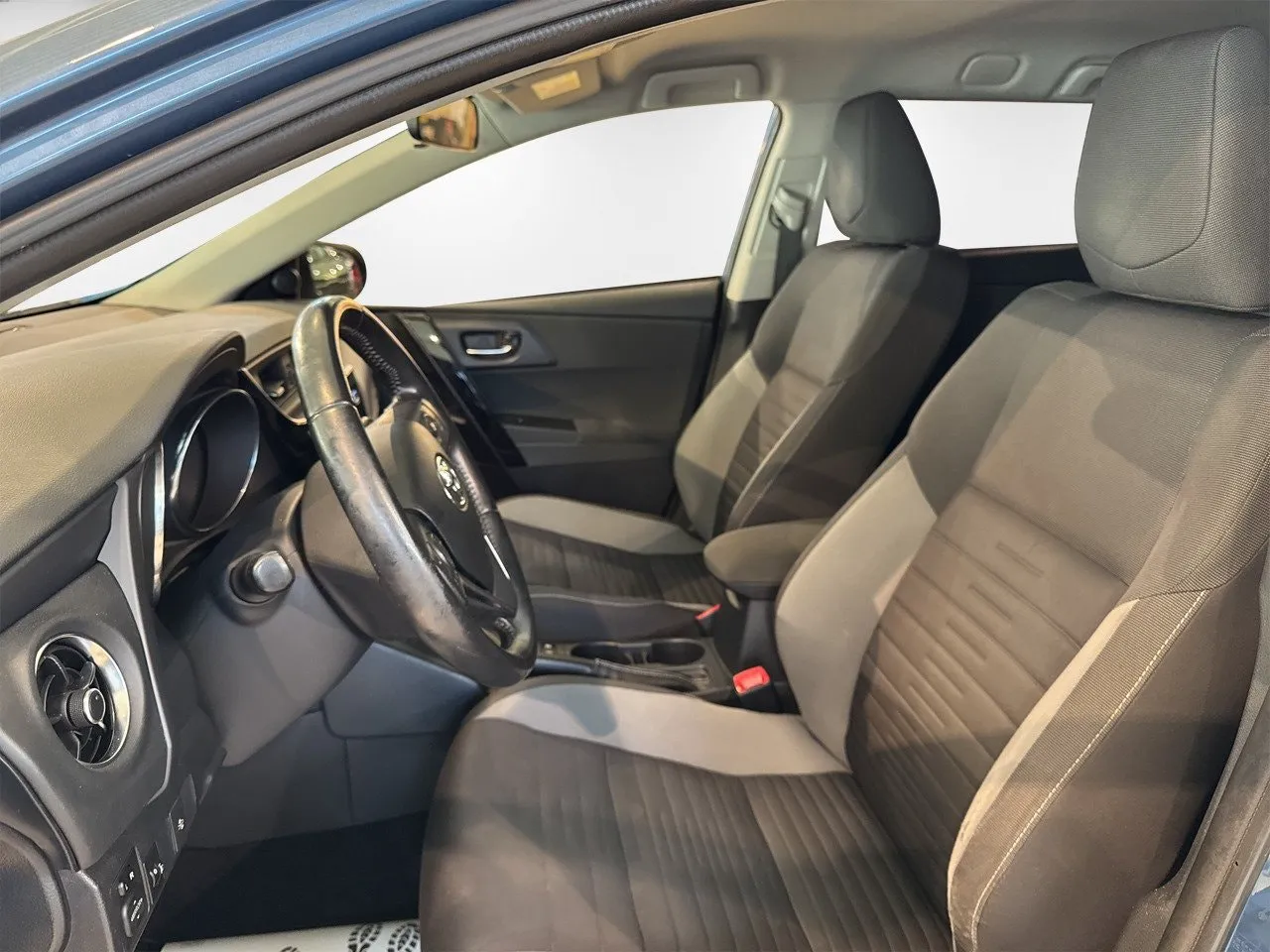 Toyota Auris bild 8