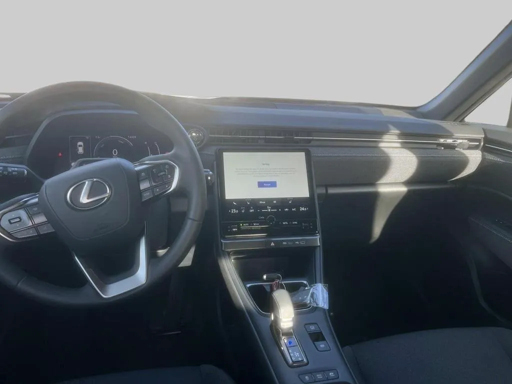 Lexus LBX bild 8