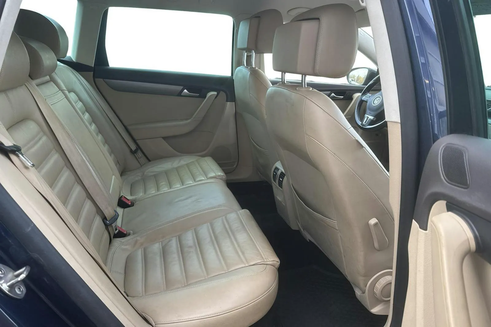 Volkswagen Passat bild 8