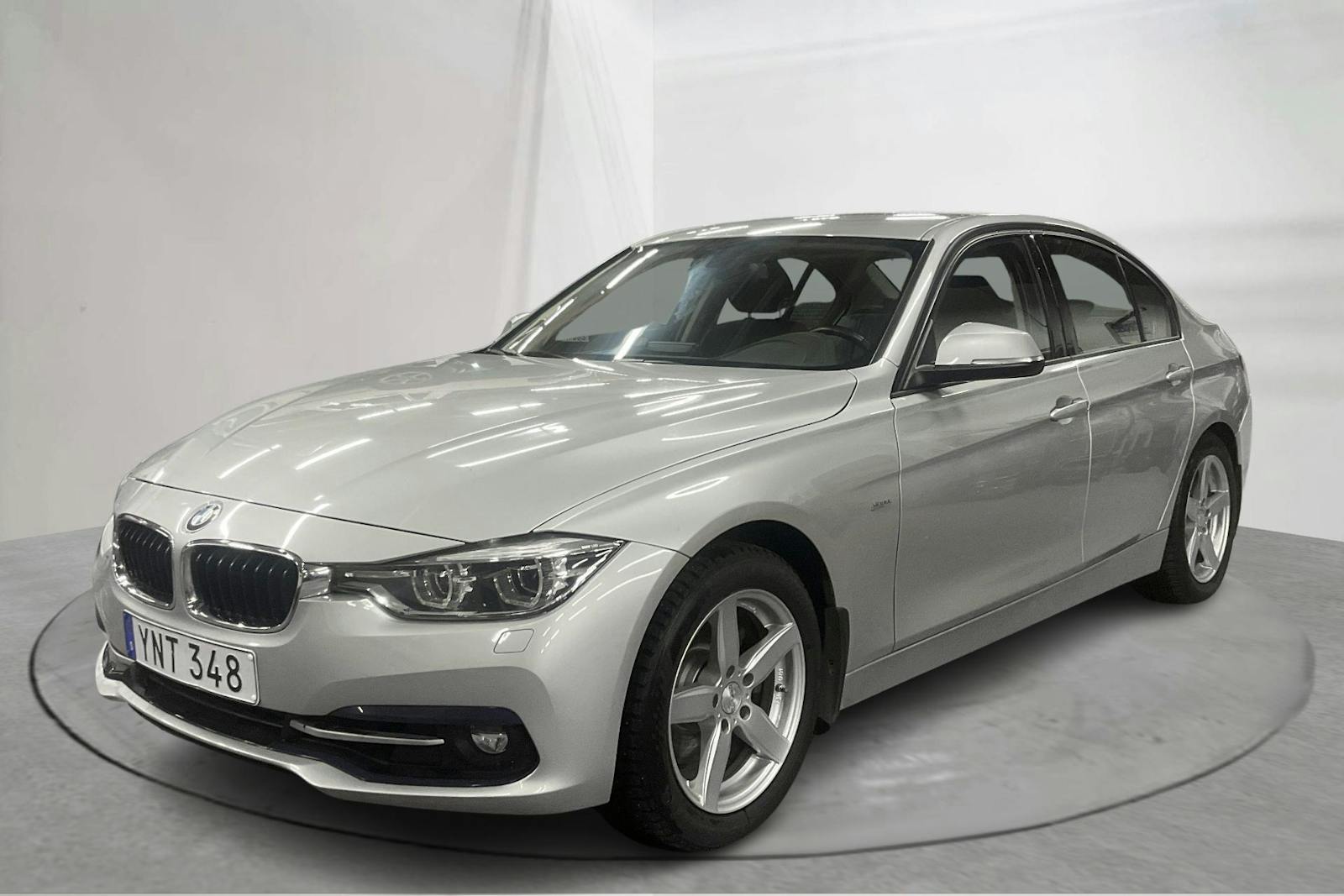 BMW 330
