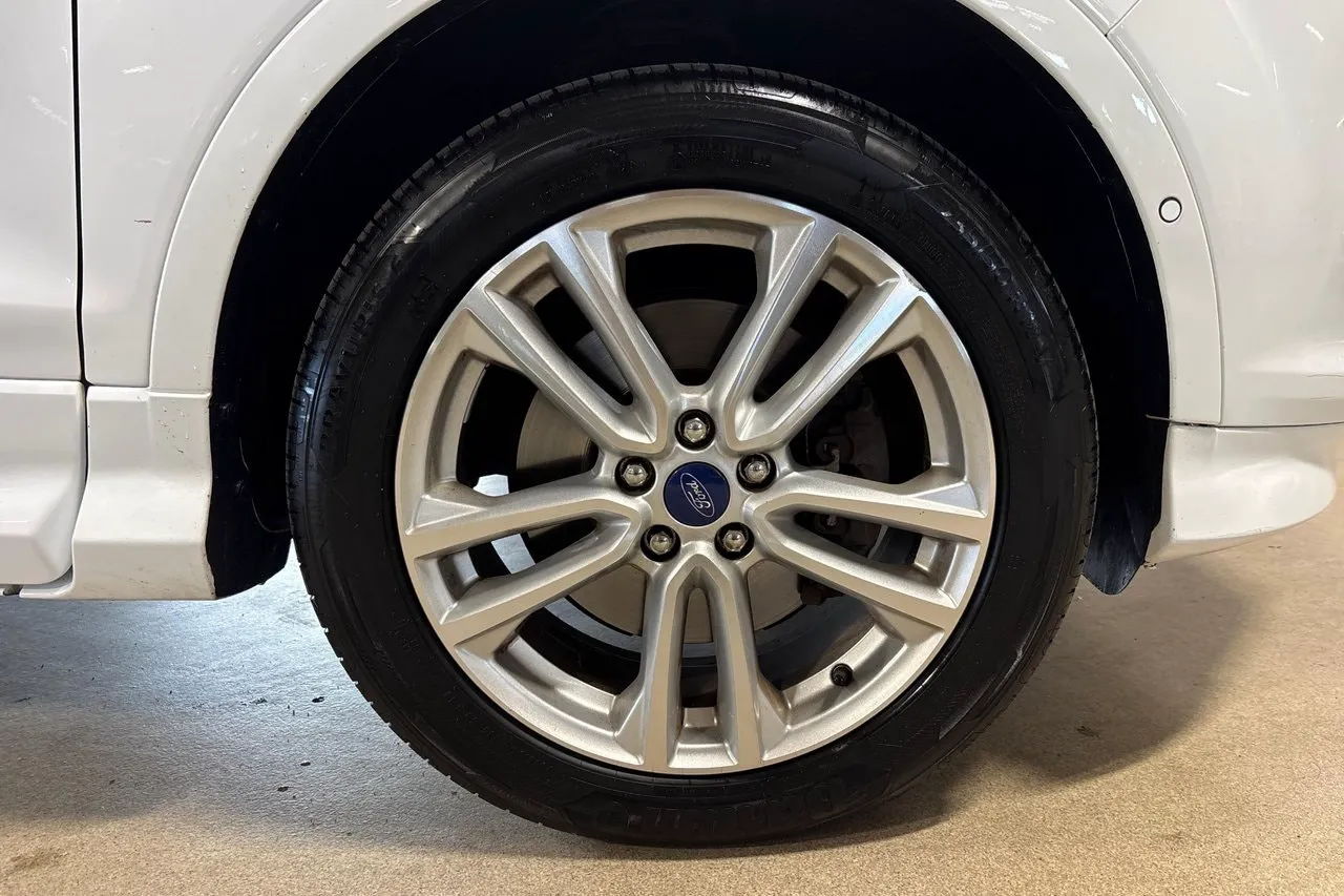 Ford Kuga bild 10
