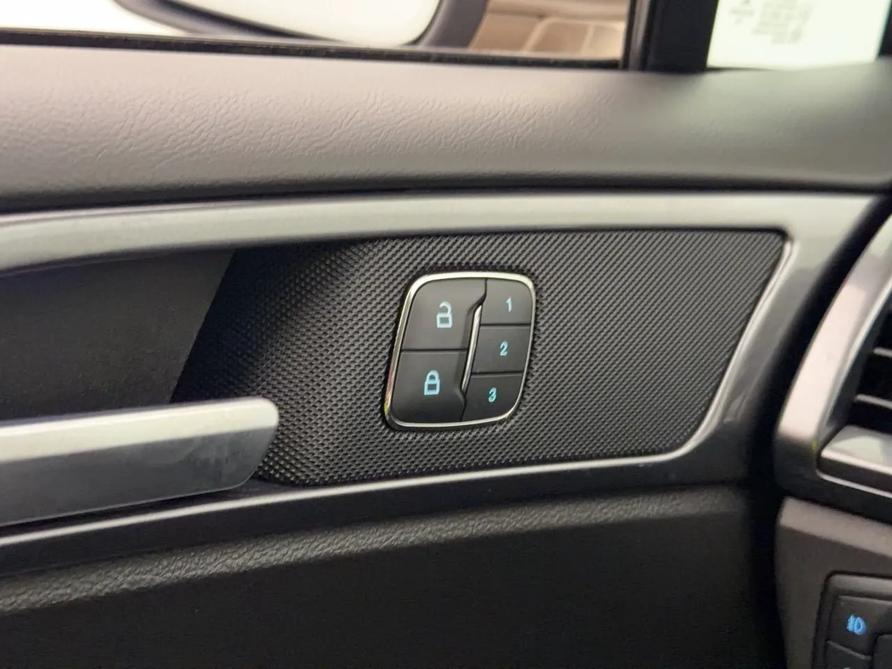 Ford Mondeo bild 17