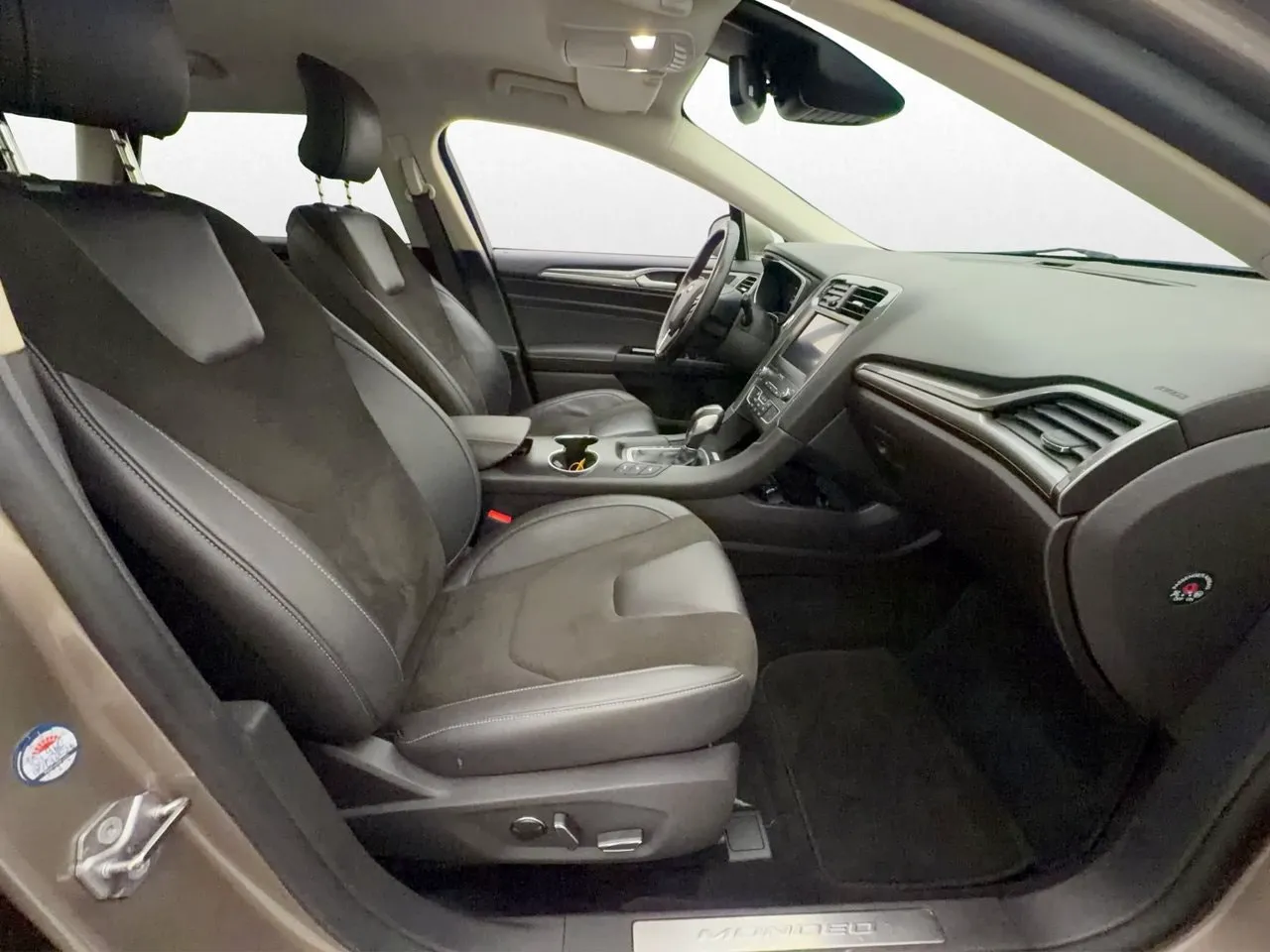 Ford Mondeo bild 28
