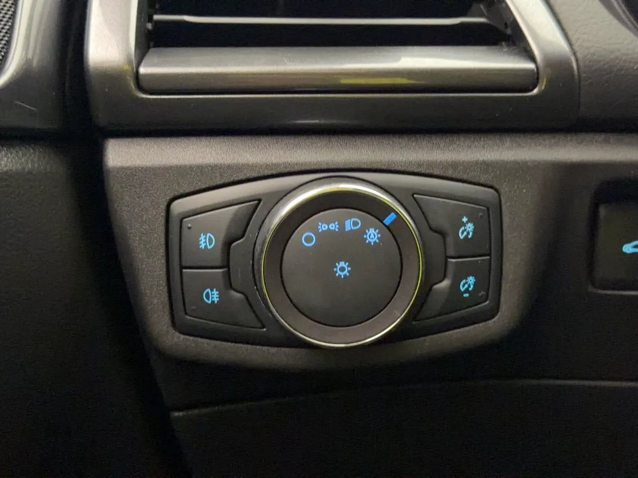 Ford Mondeo bild 36