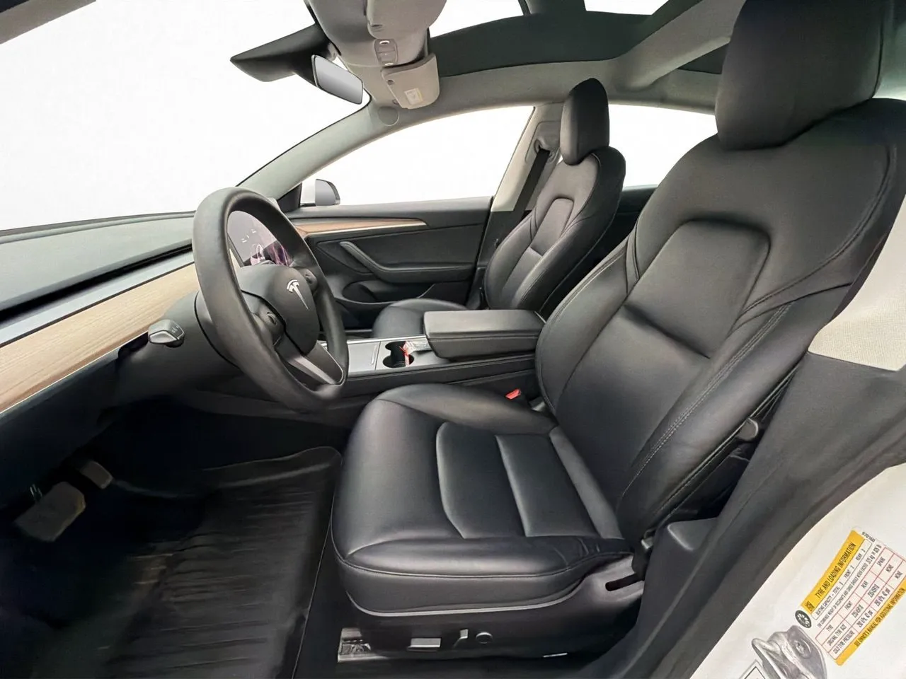 Tesla Model 3 bild 15