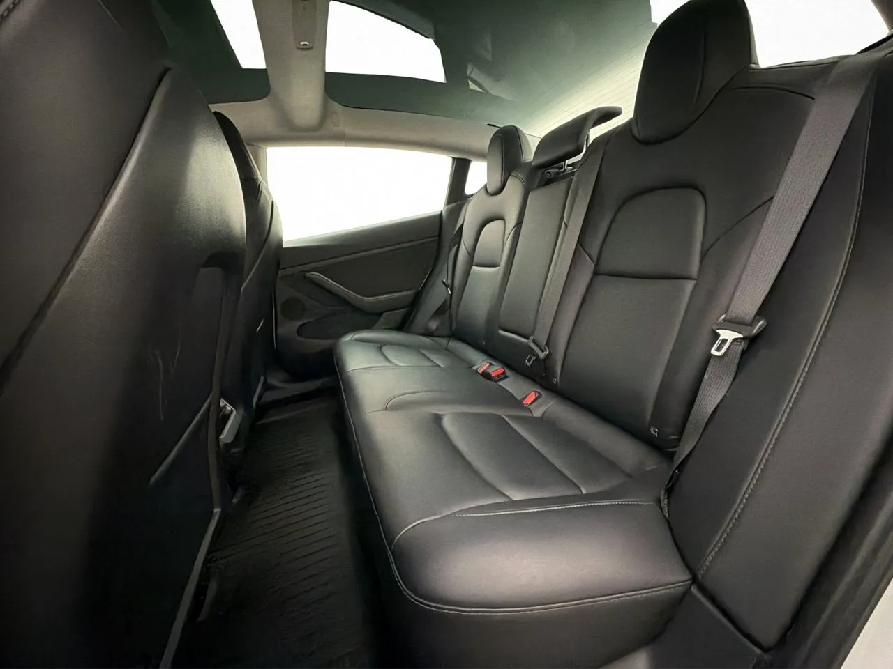 Tesla Model 3 bild 31
