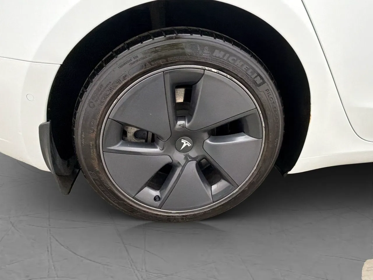 Tesla Model 3 bild 34