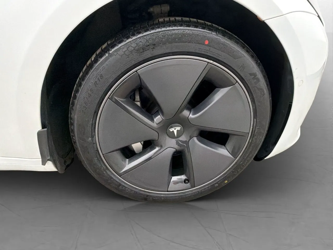 Tesla Model 3 bild 35