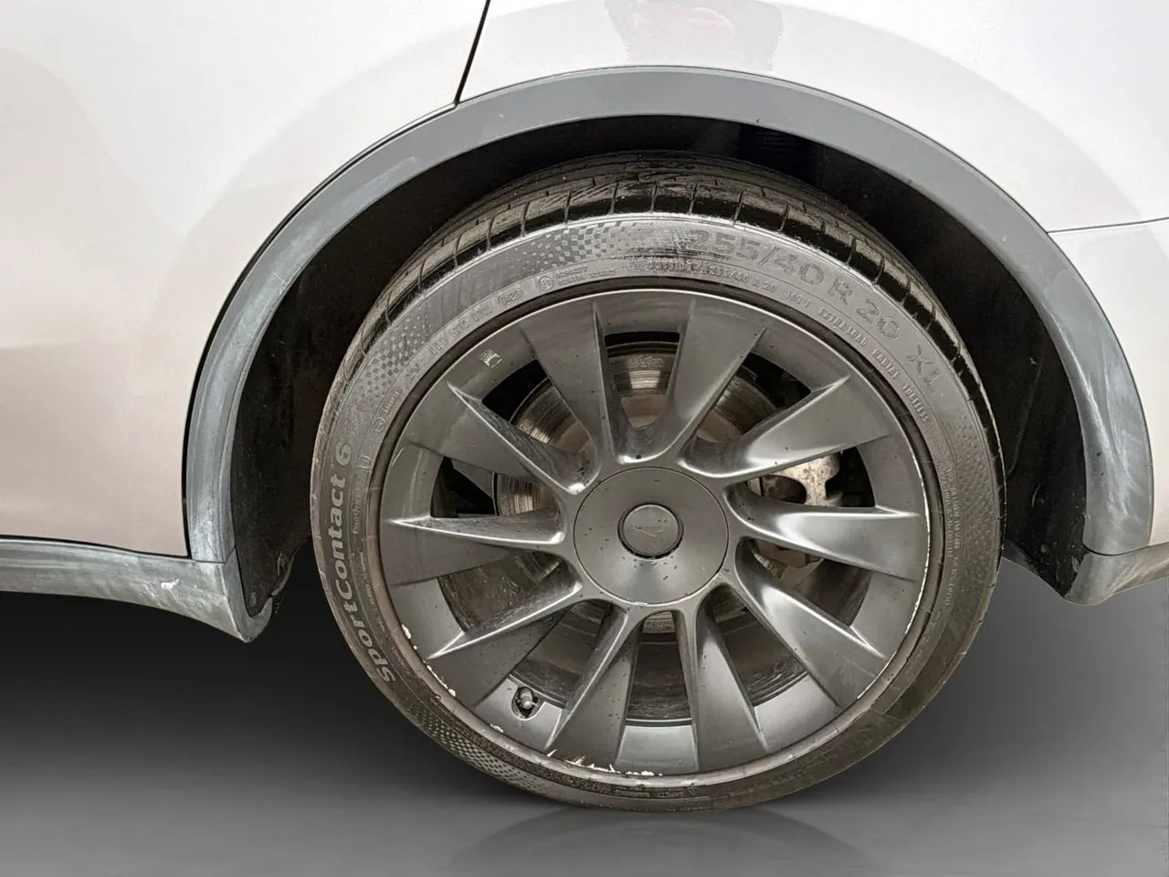 Tesla Model Y bild 31