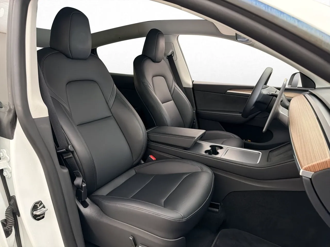 Tesla Model Y bild 30