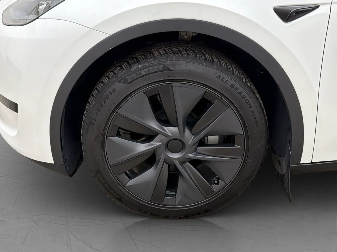 Tesla Model Y bild 32