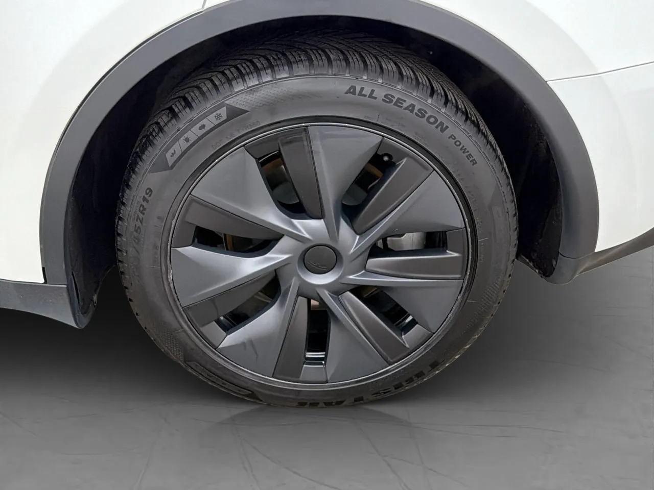 Tesla Model Y bild 33