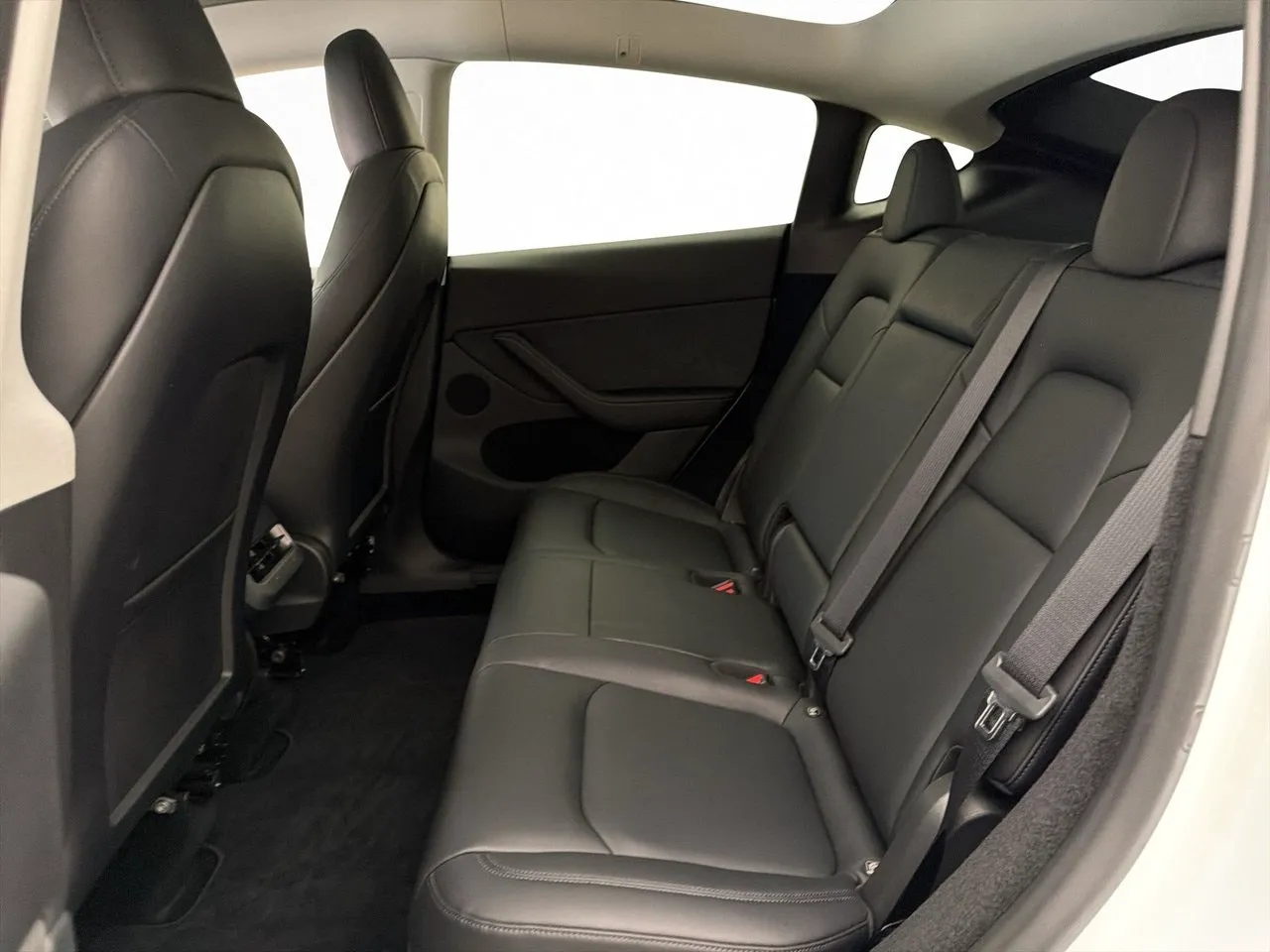 Tesla Model Y bild 31