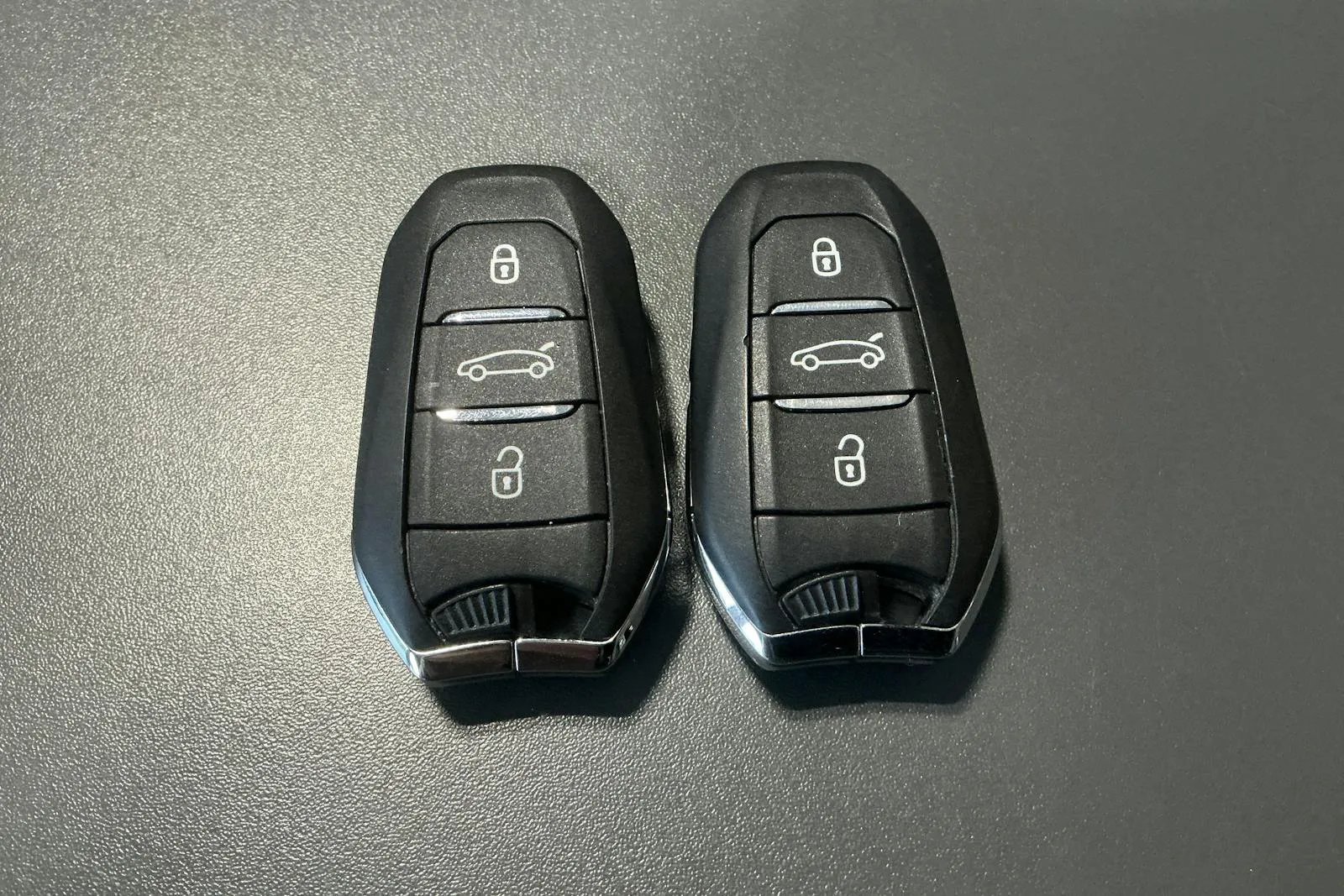 Peugeot 408 bild 17
