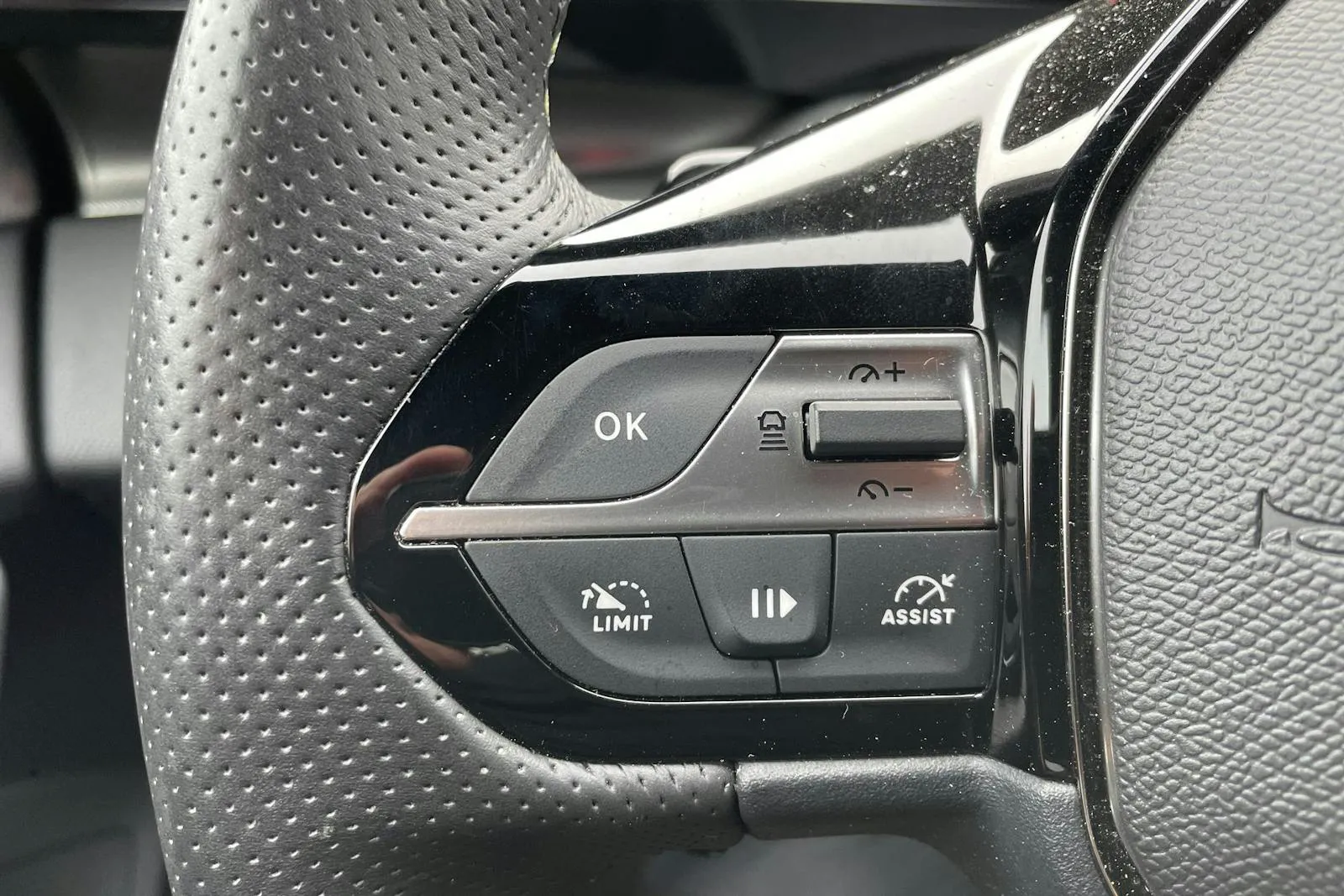 Peugeot 408 bild 15