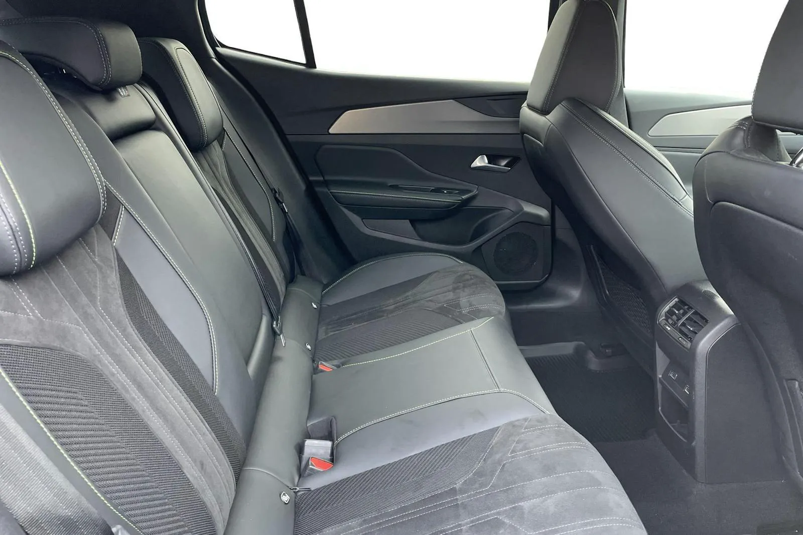 Peugeot 408 bild 8