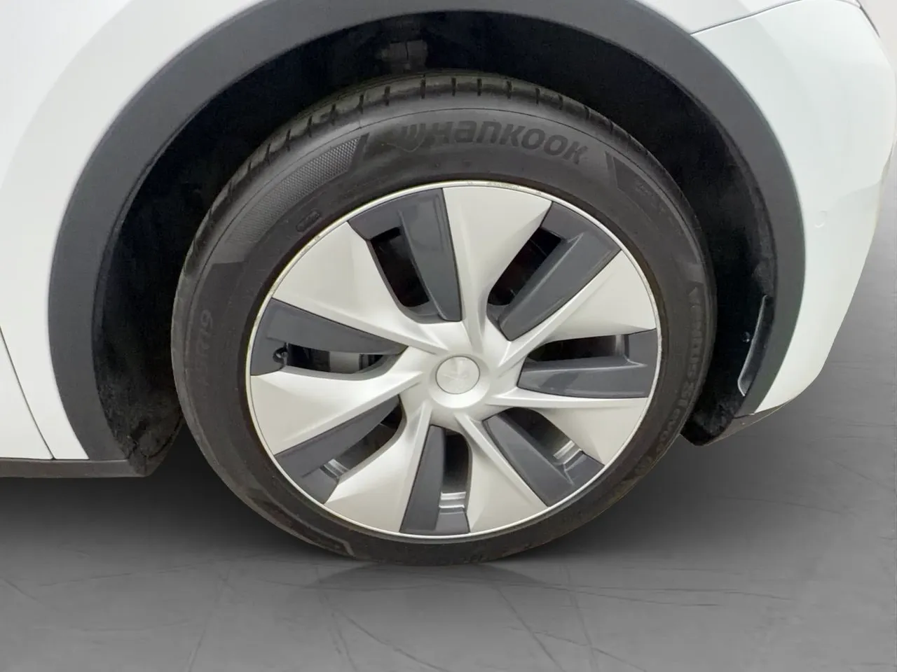 Tesla Model Y bild 34