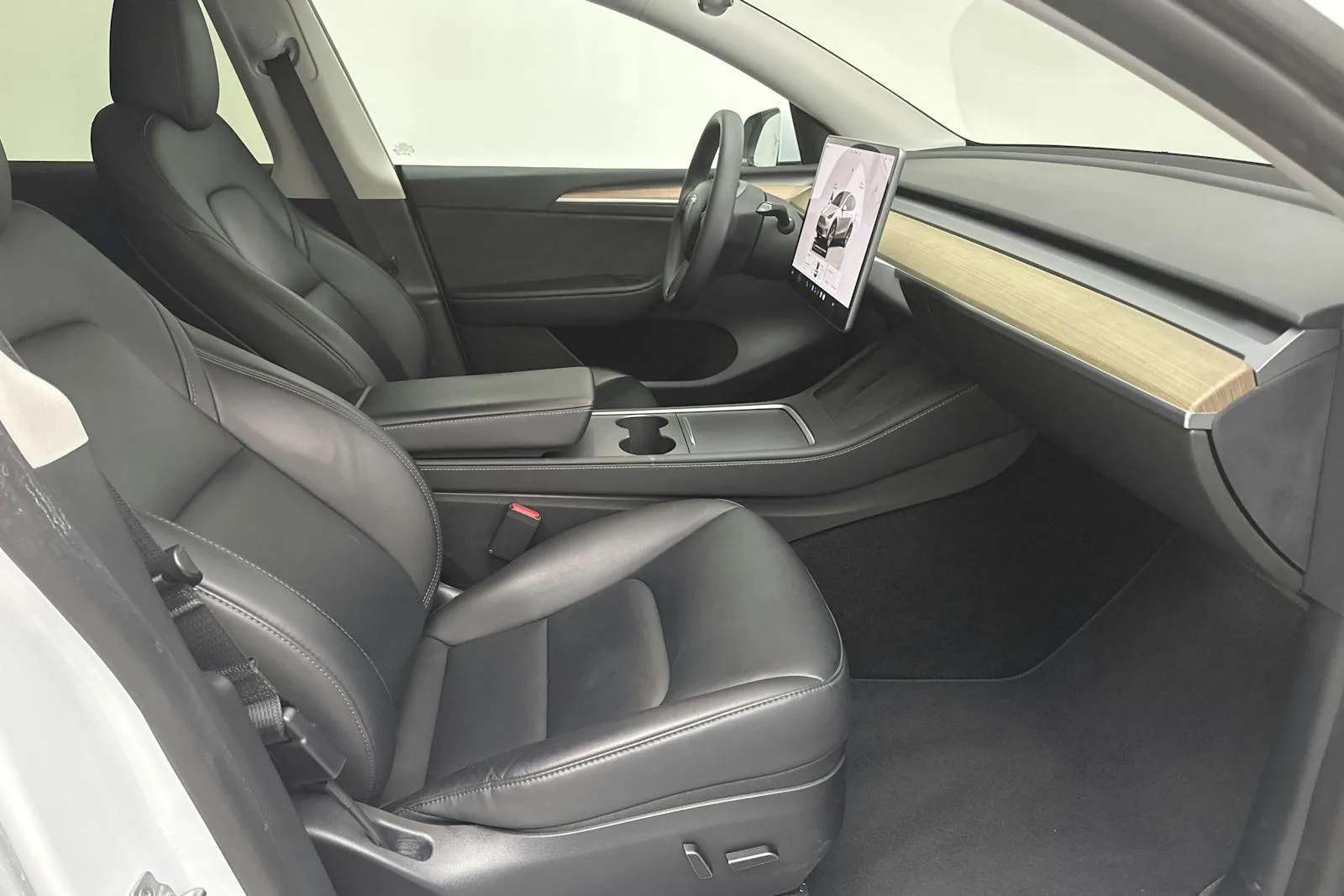 Tesla Model Y bild 7