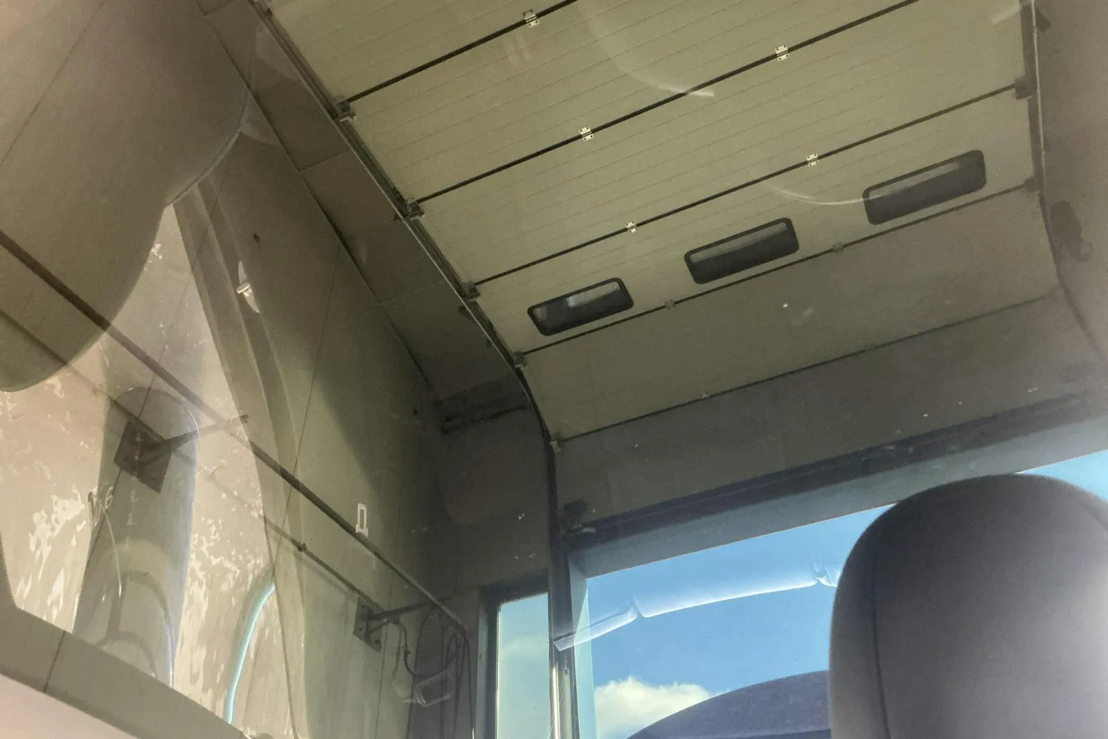 Tesla Model Y bild 15