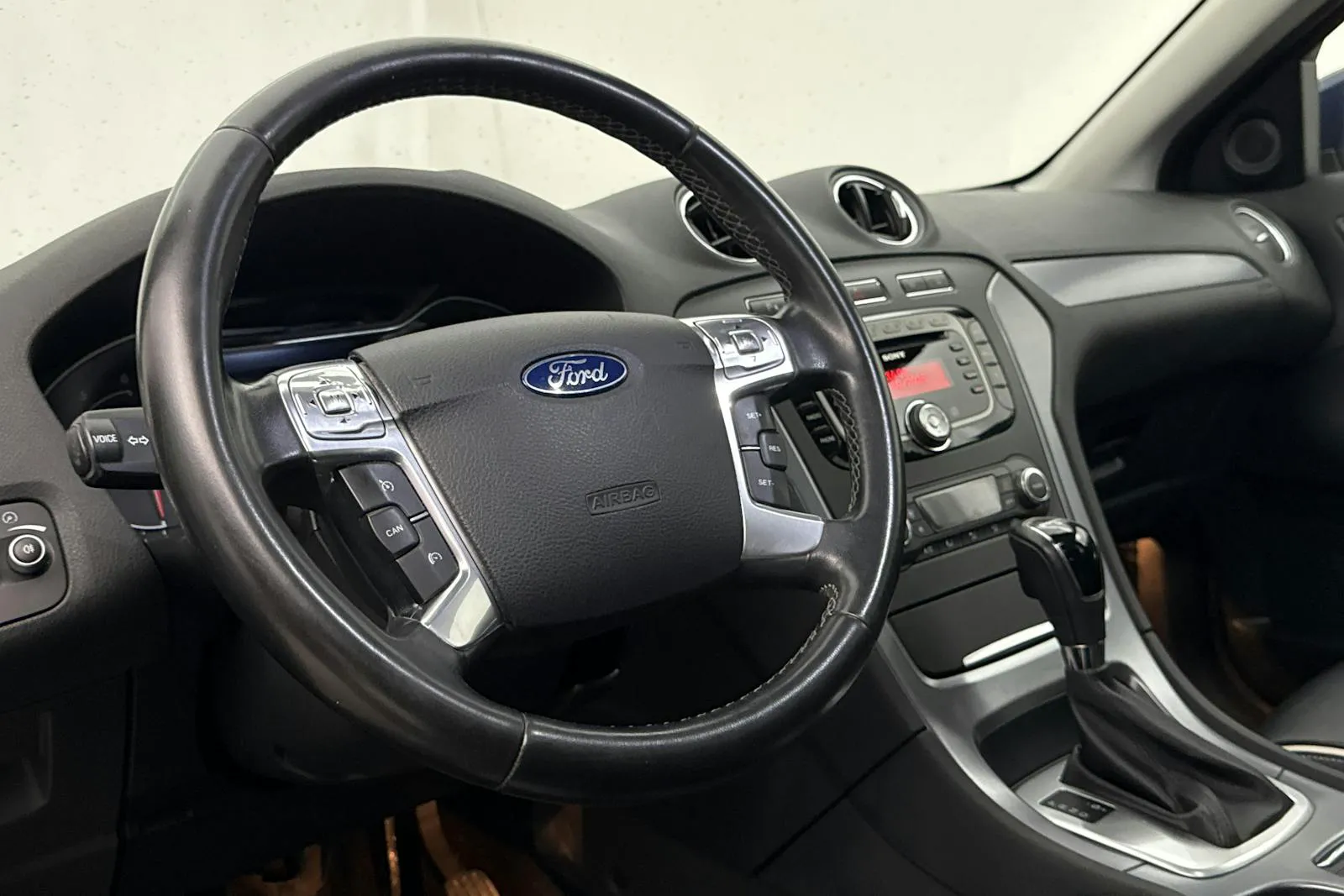 Ford Mondeo bild 12